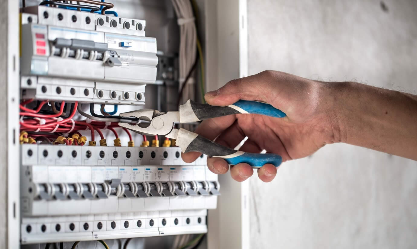 Reparaciones y Averías Eléctricas en Castellón. Servicio Urgente y Profesional
